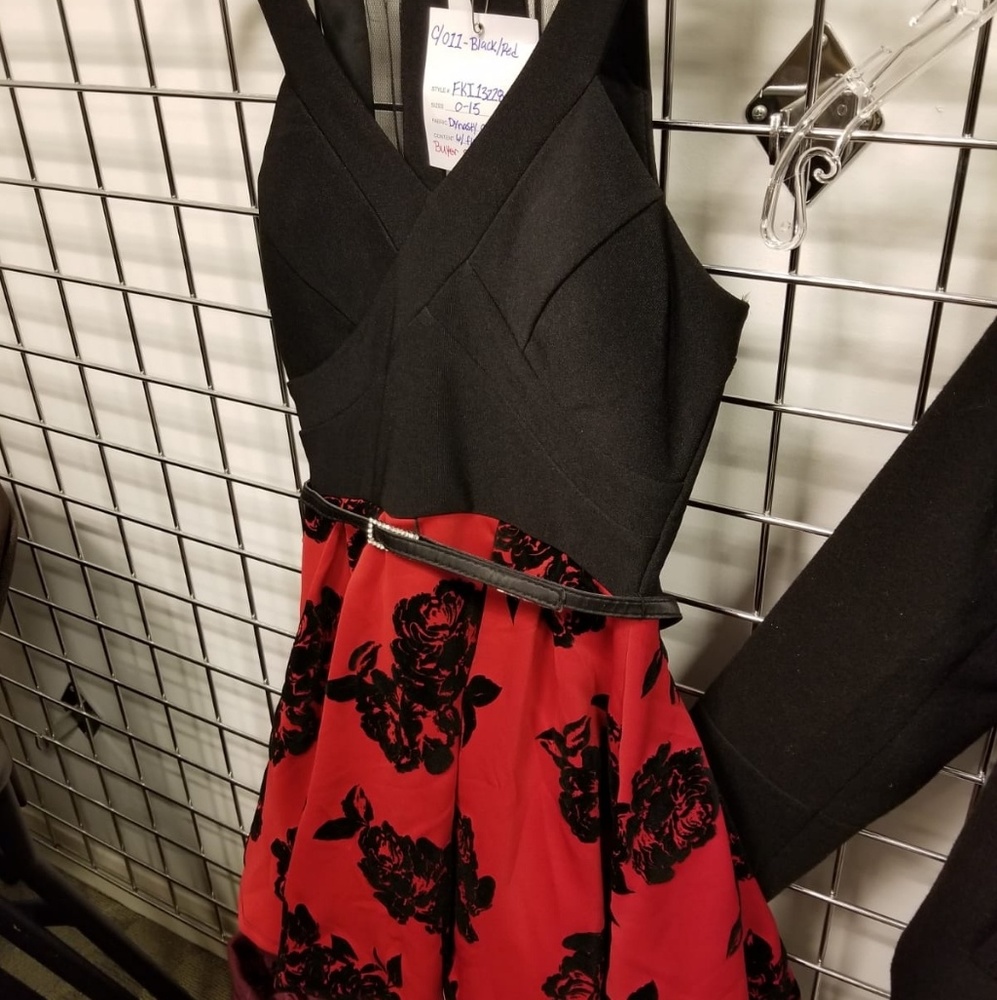 NWT Junior's red black dress with belt.